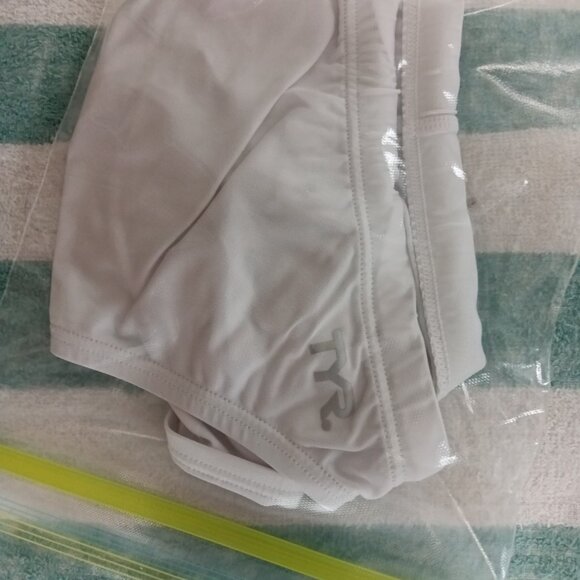 VINTAGE 1" TYR SWIM BRIEF, WHITE, ASIAN SIZE "XO" (Approx. 34"-36") - Pre-Owned - Picture 8 of 8